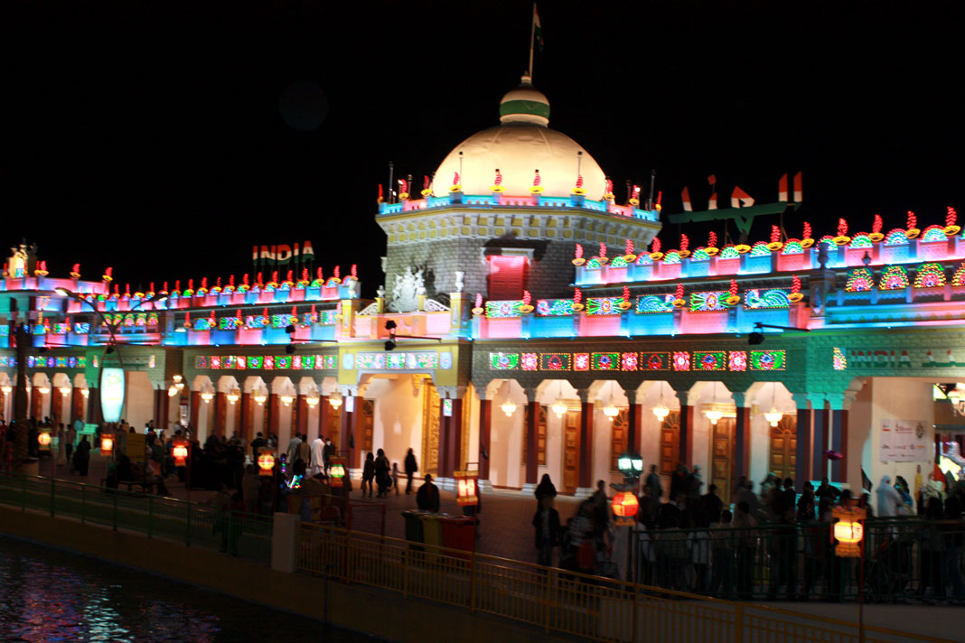 Global village dubai фото