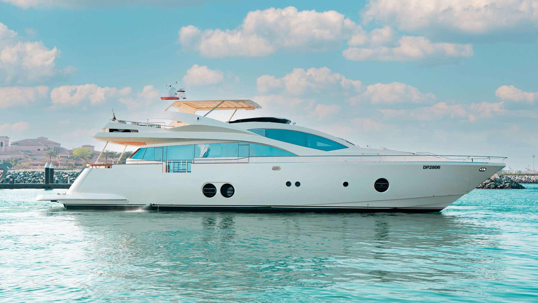 dubai rent yacht price